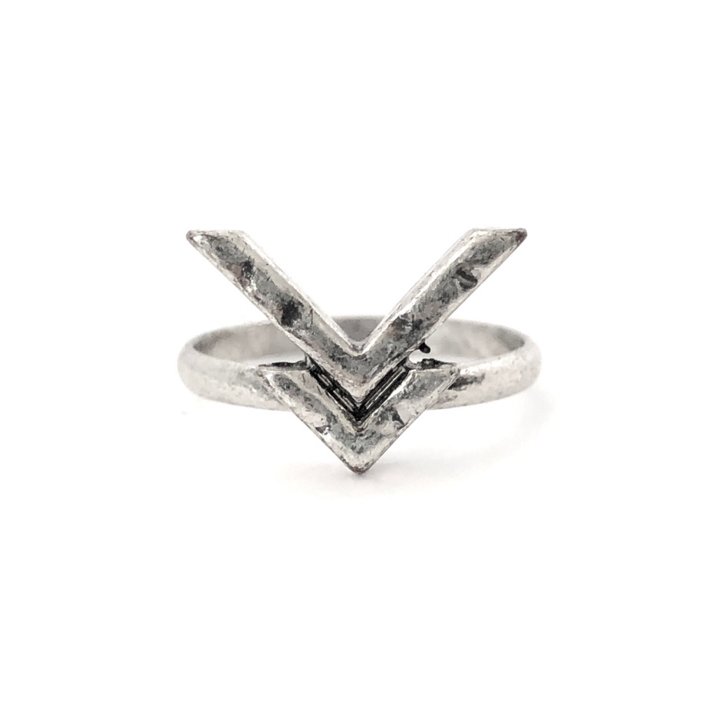 The 2bandits Ring Geometric Arrow Triangle Silver